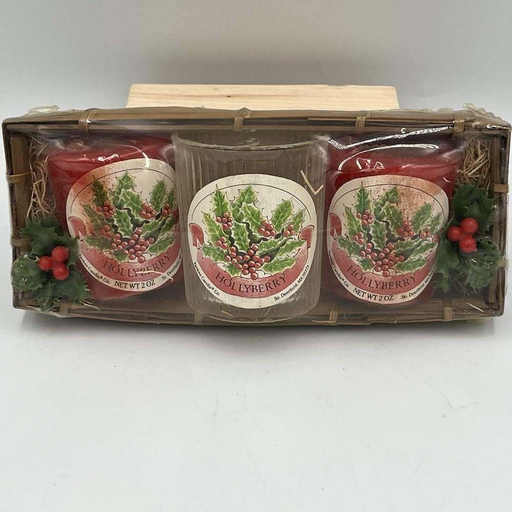Vintage Yankee Candle Hollyberry holiday gift set Votives & Holder New